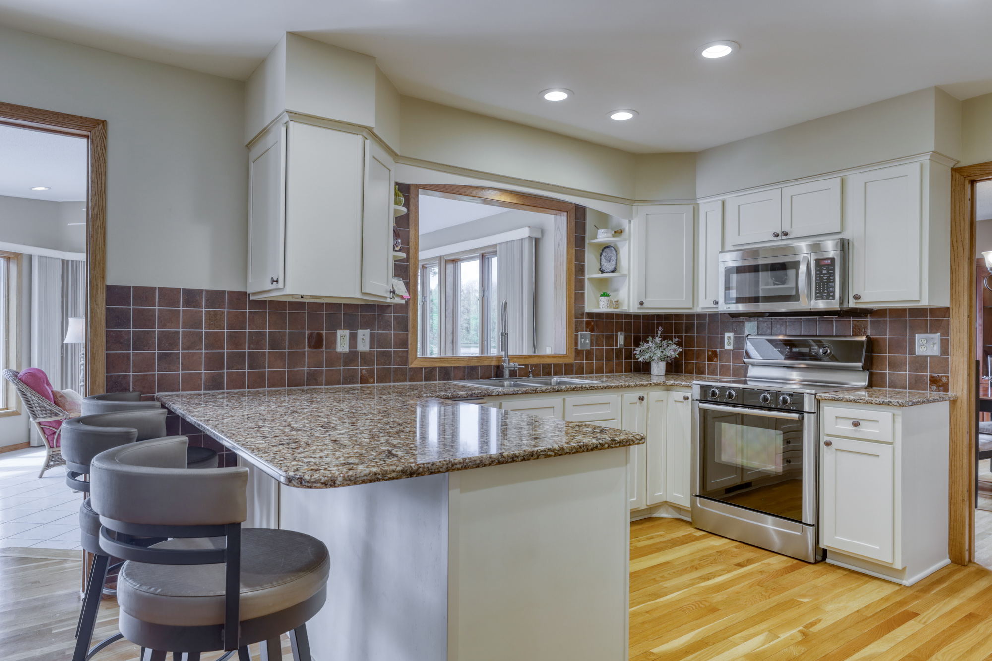 1246 Willow Ln, Roseville, MN 55113, USA Photo 12