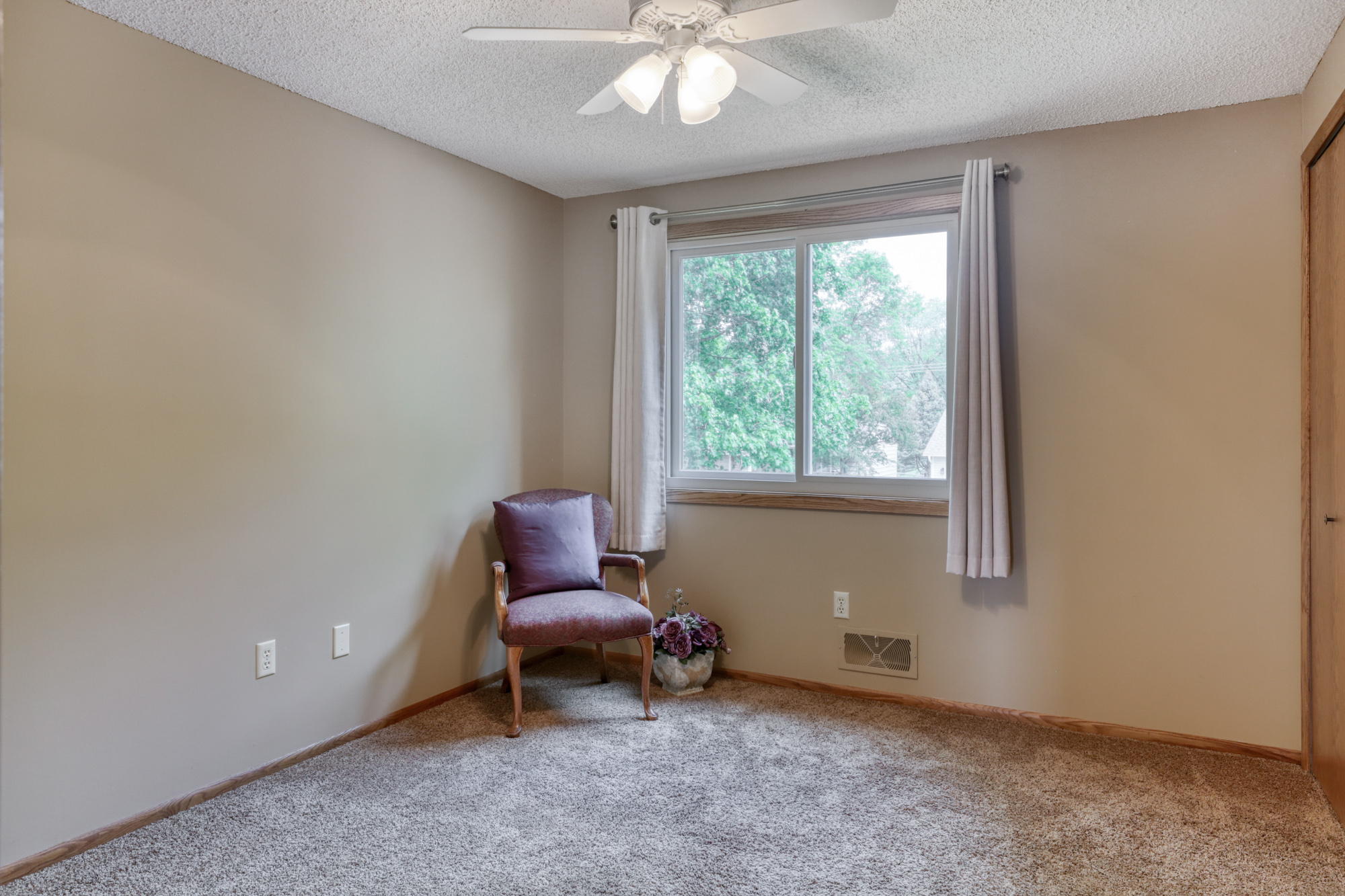 1246 Willow Ln, Roseville, MN 55113, USA Photo 42