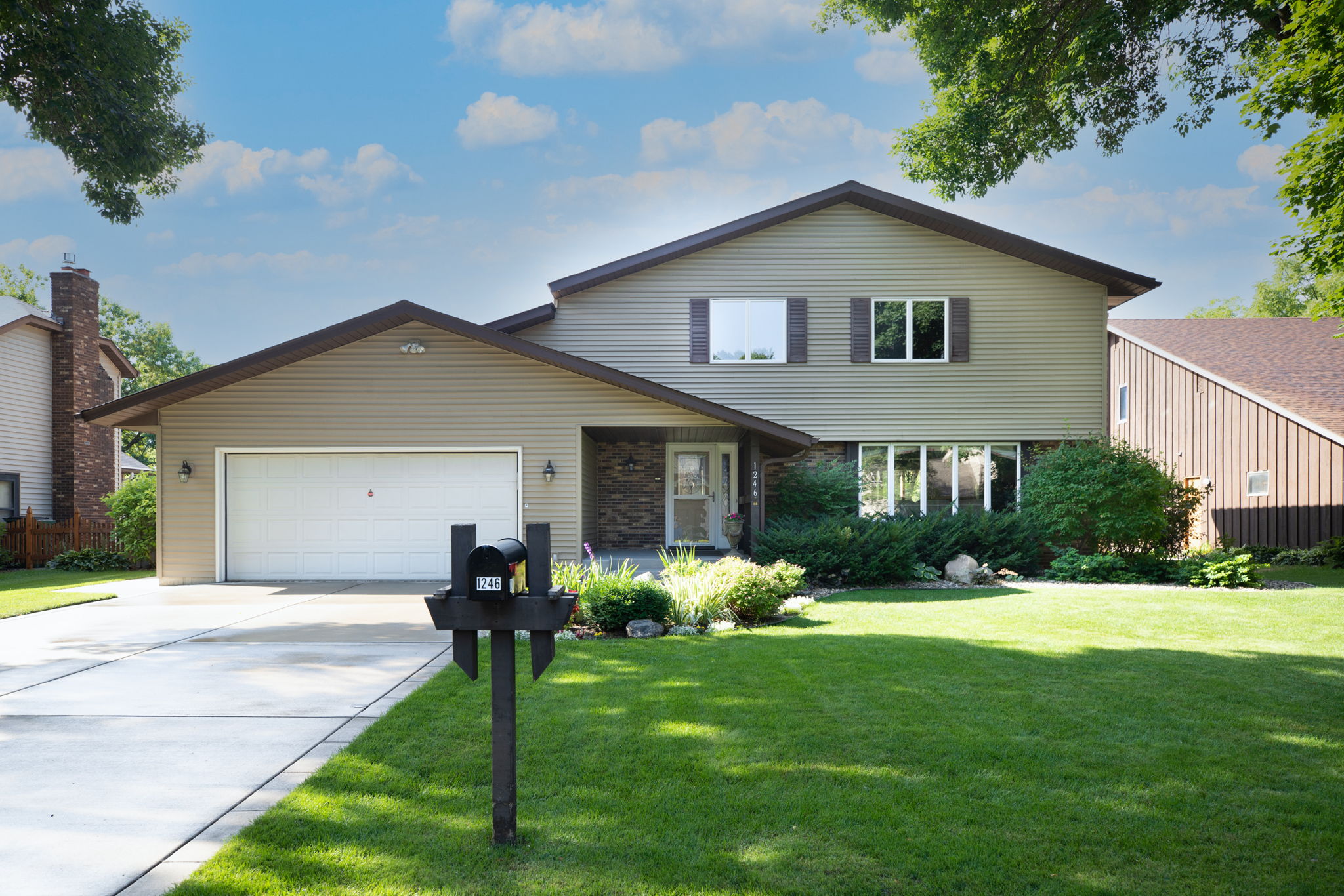 1246 Willow Ln, Roseville, MN 55113, USA Photo 6