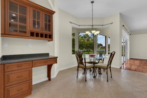 Built-In Desk & Breakfast Nook