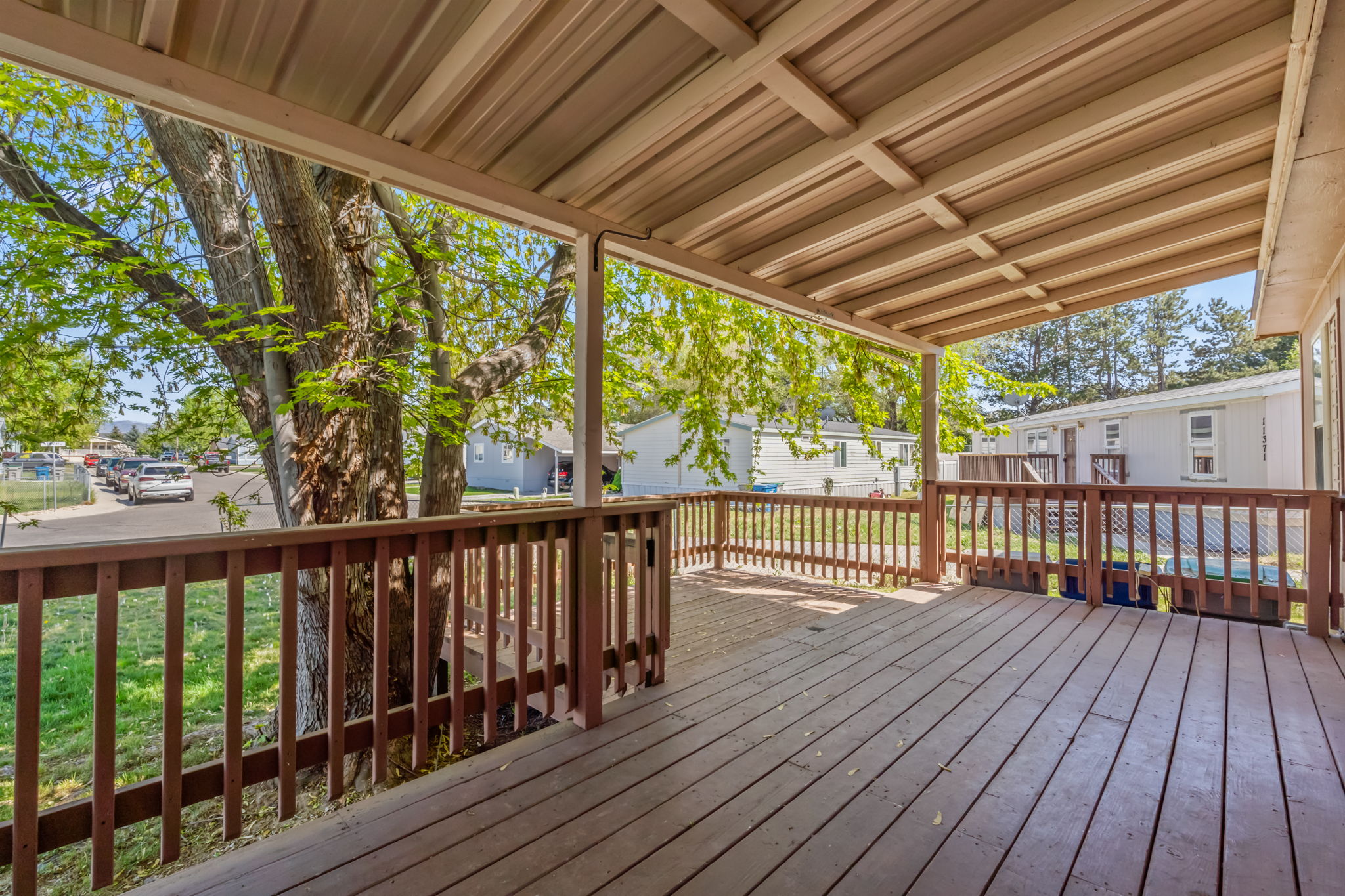 Front Porch/Entrance