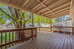 Front Porch/Entrance
