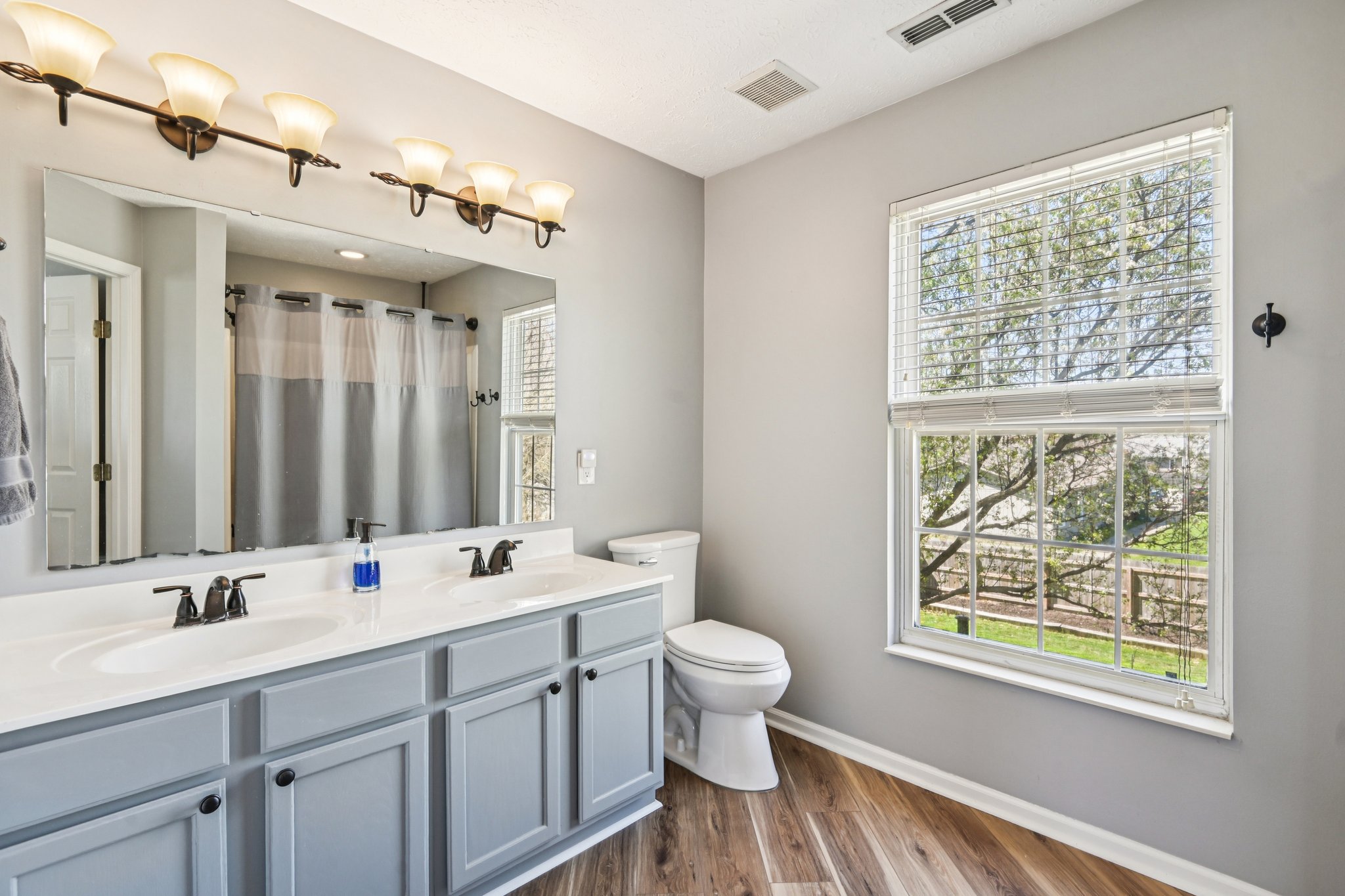 Traverse Pl-S0804-035.jpg