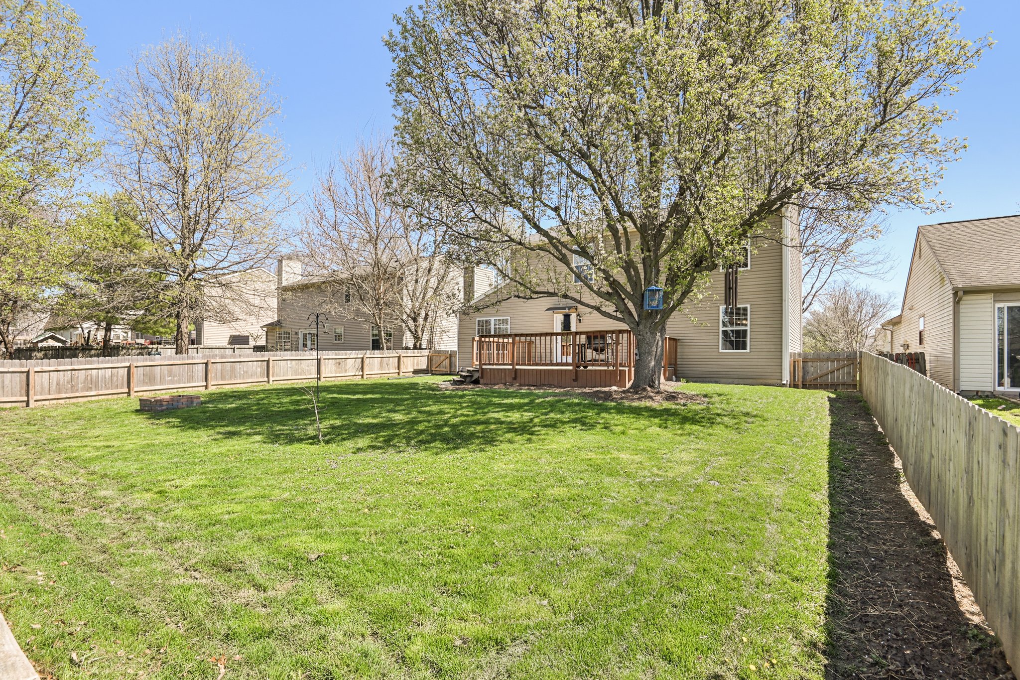 Traverse Pl-S0804-054.jpg