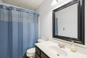 Traverse Pl-S0804-039.jpg