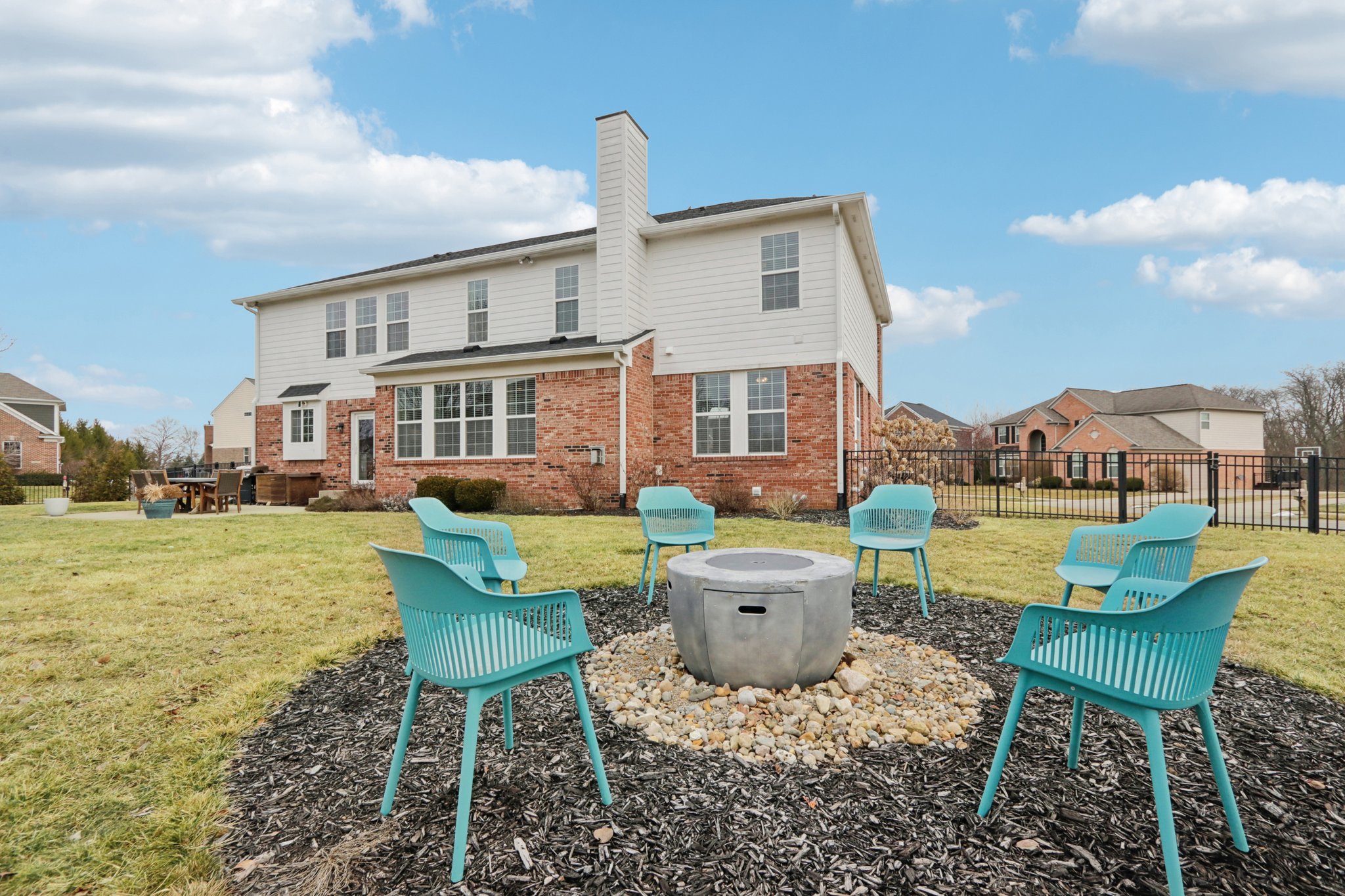 Talon Crest Dr-S1802-081.jpg