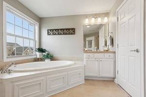 Talon Crest Dr-S1802-057.jpg