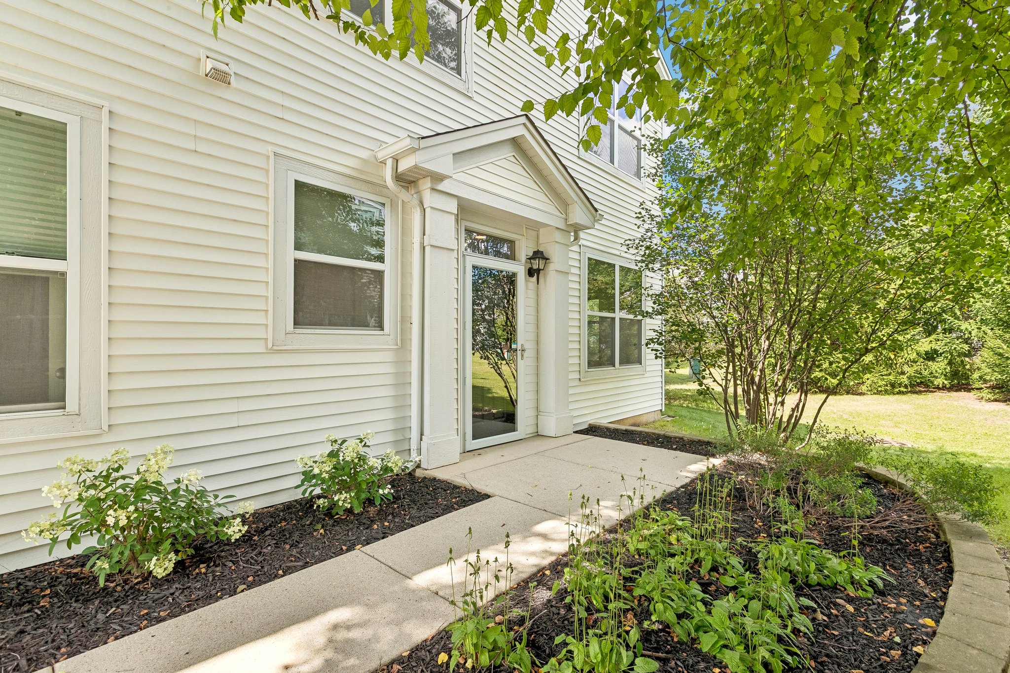 Chesterton Dr-S0408-004.jpg
