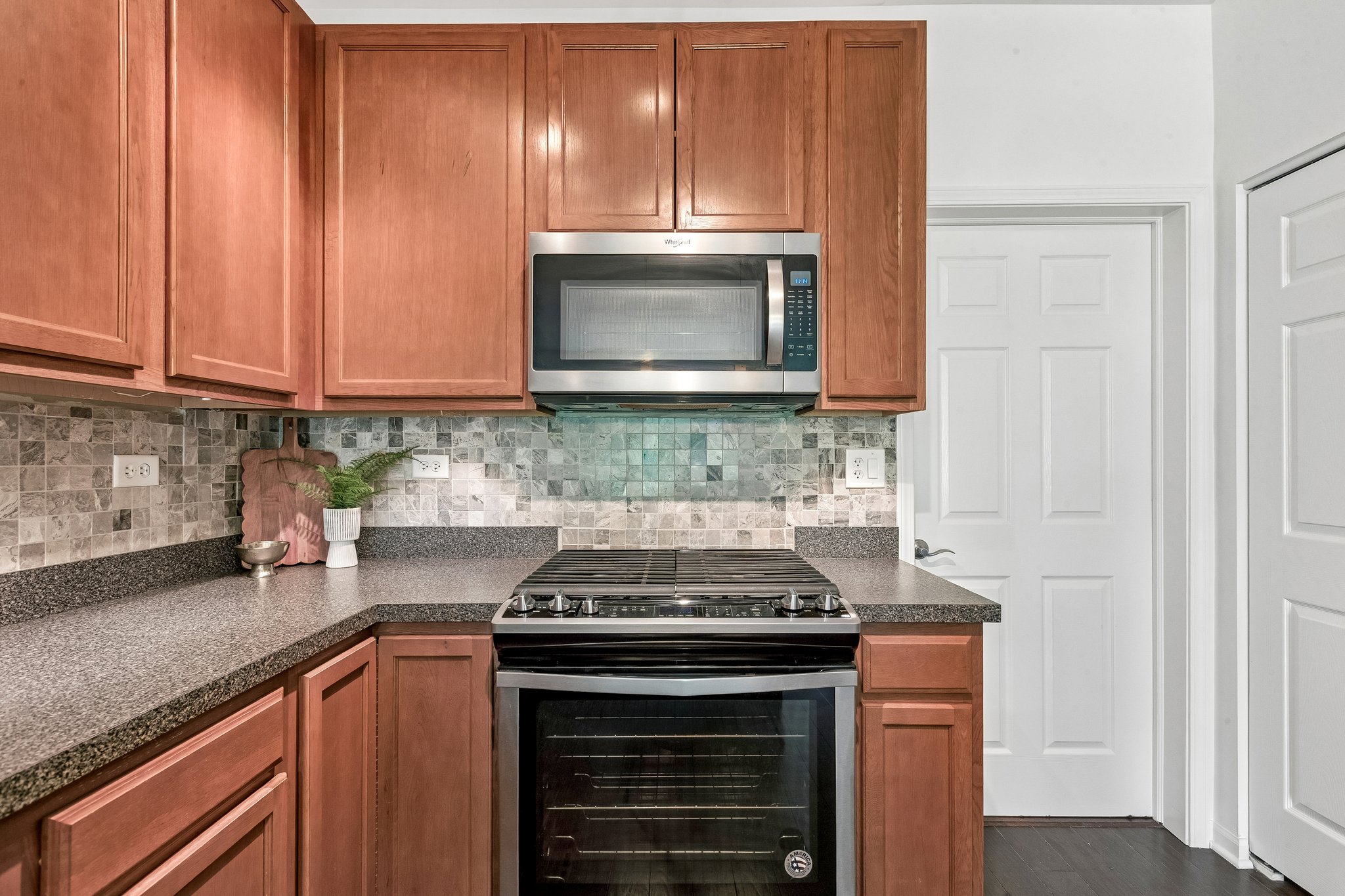 Chesterton Dr-S0408-012.jpg