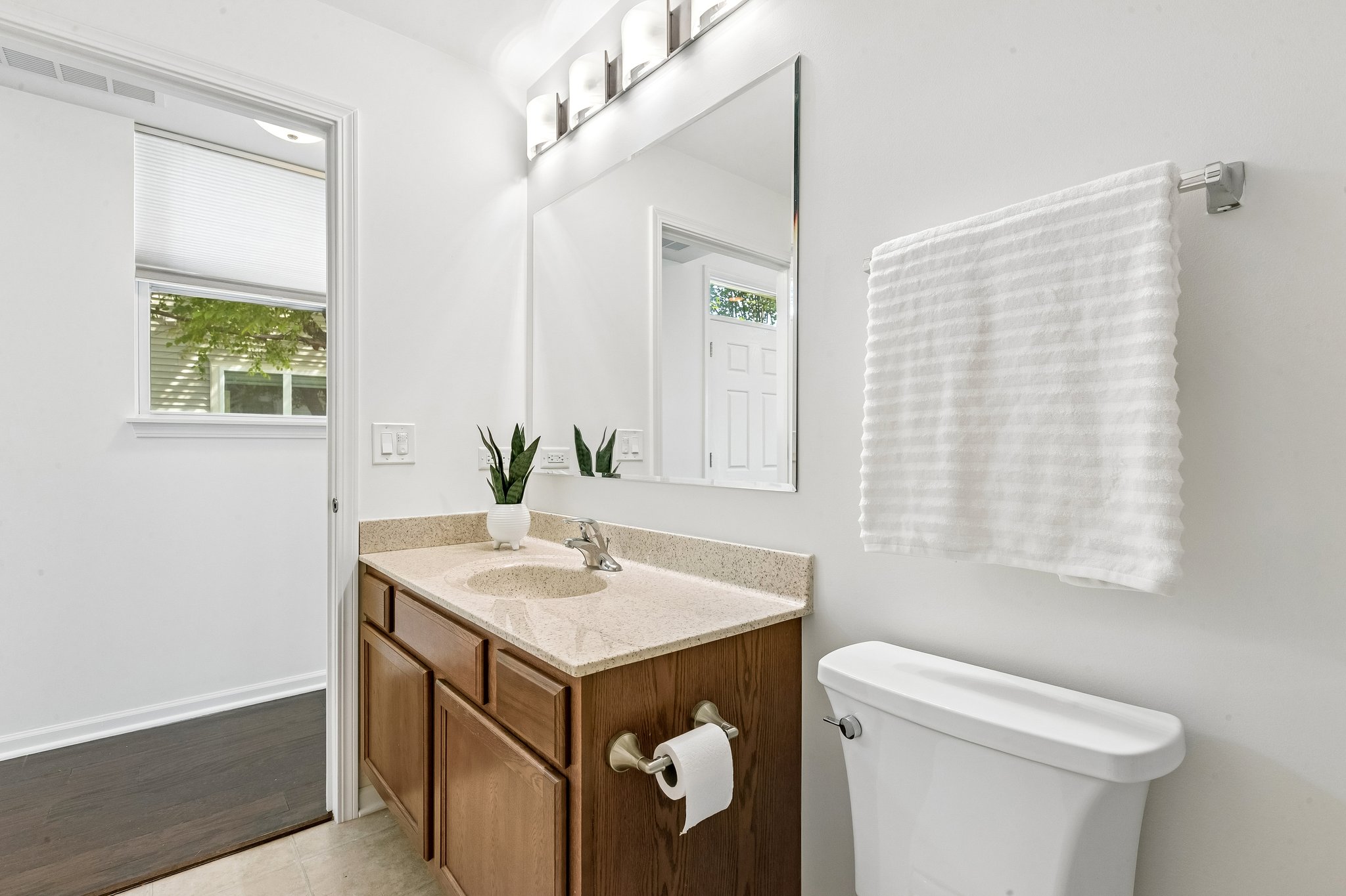 Chesterton Dr-S0408-019.jpg
