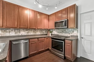 Chesterton Dr-S0408-015.jpg