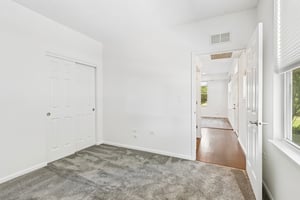 Chesterton Dr-S0408-016.jpg