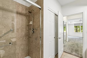 Chesterton Dr-S0408-025.jpg