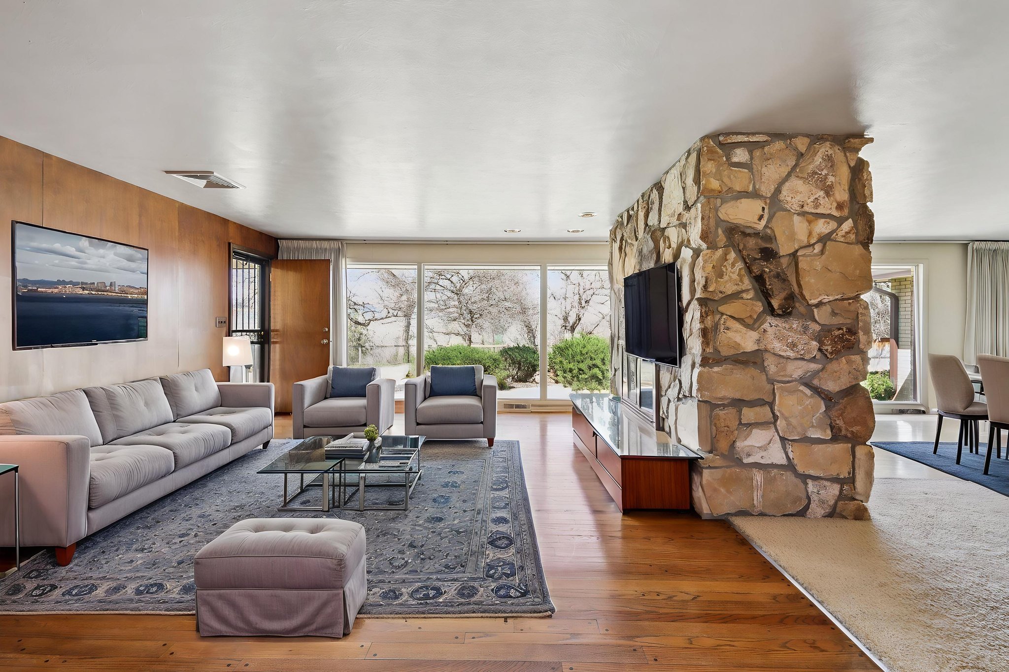 003 virtually staged.jpeg