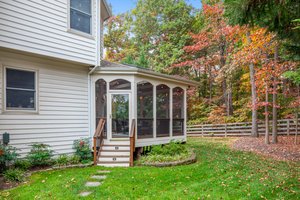 12490 Falkirk Dr, Fairfax, VA 22033, USA Photo 6
