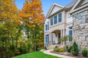 12490 Falkirk Dr, Fairfax, VA 22033, USA Photo 3