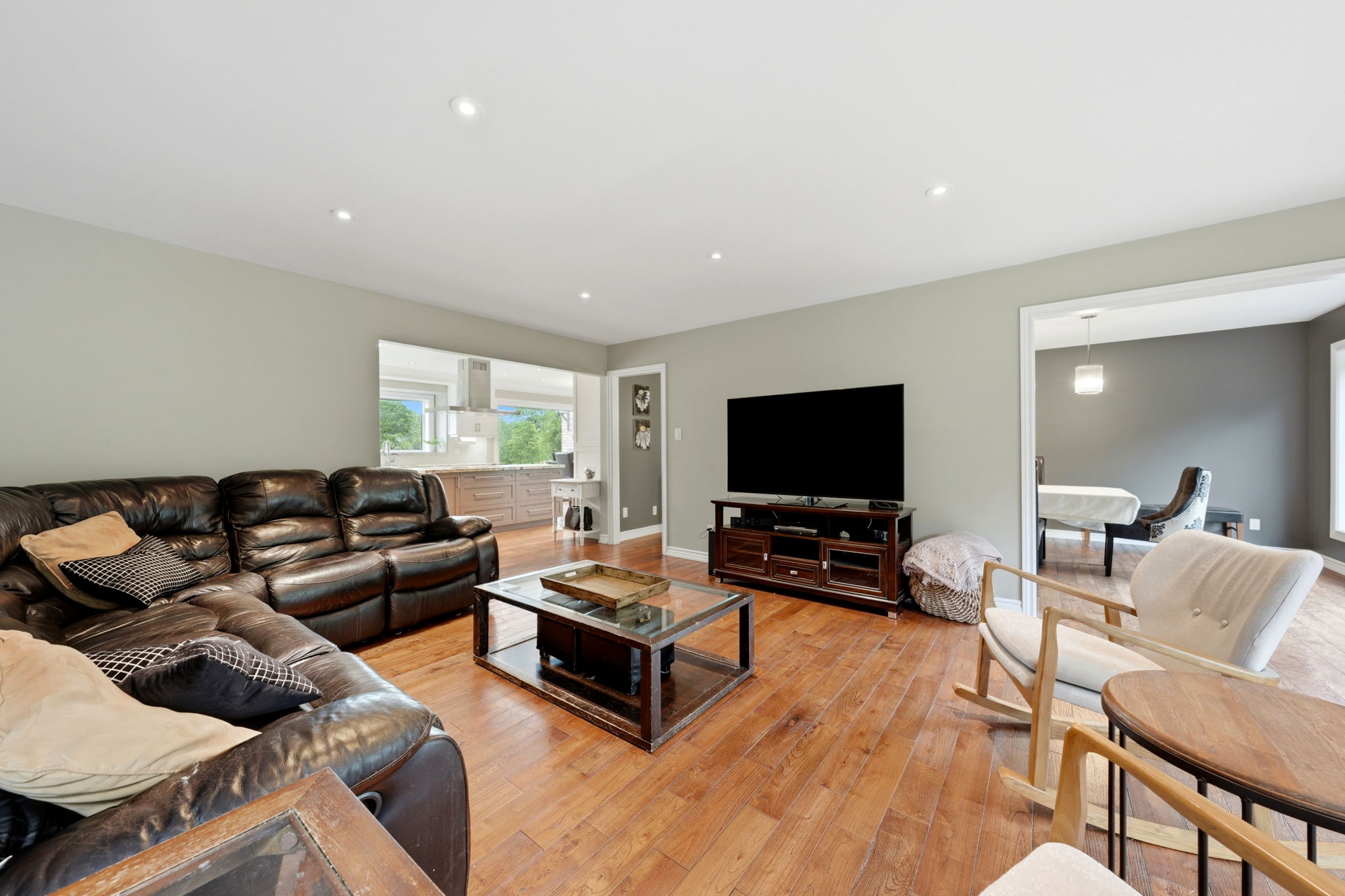 Photo 70