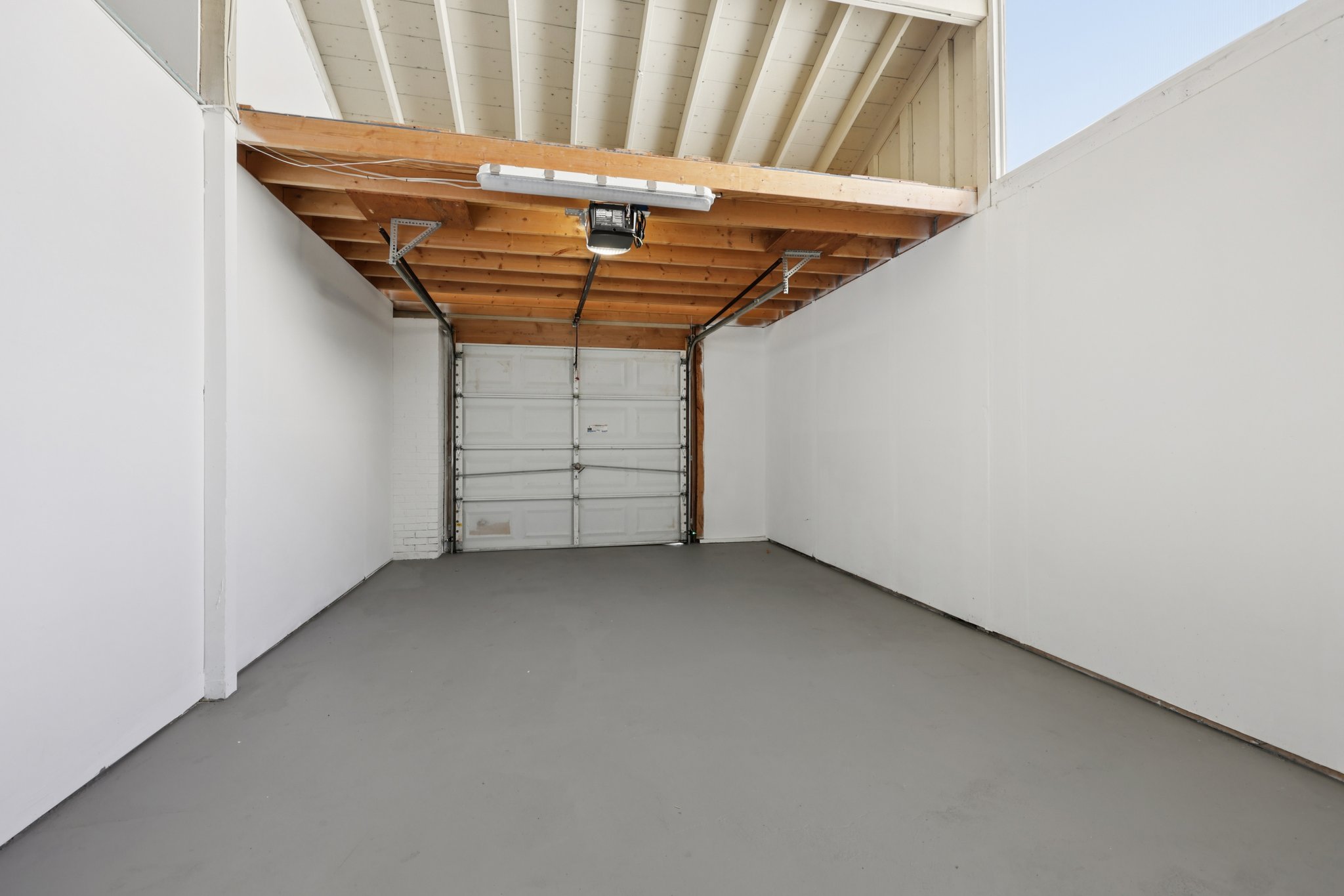 Avondale Dr-S0810-033.jpg