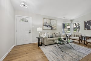 Avondale Dr-S0810-006.jpg
