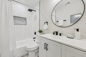 Avondale Dr-S0810-021.jpg