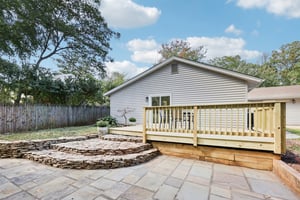 Avondale Dr-S0810-036.jpg