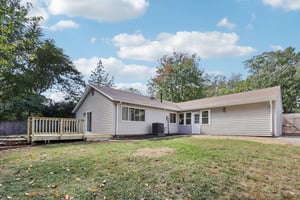 Avondale Dr-S0810-037.jpg