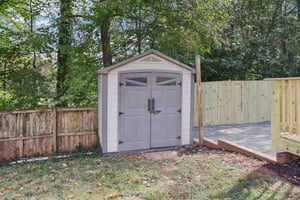 Avondale Dr-S0810-041.jpg