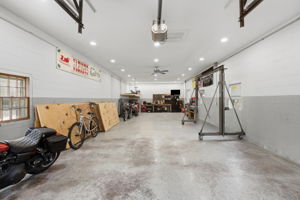  Photo 44