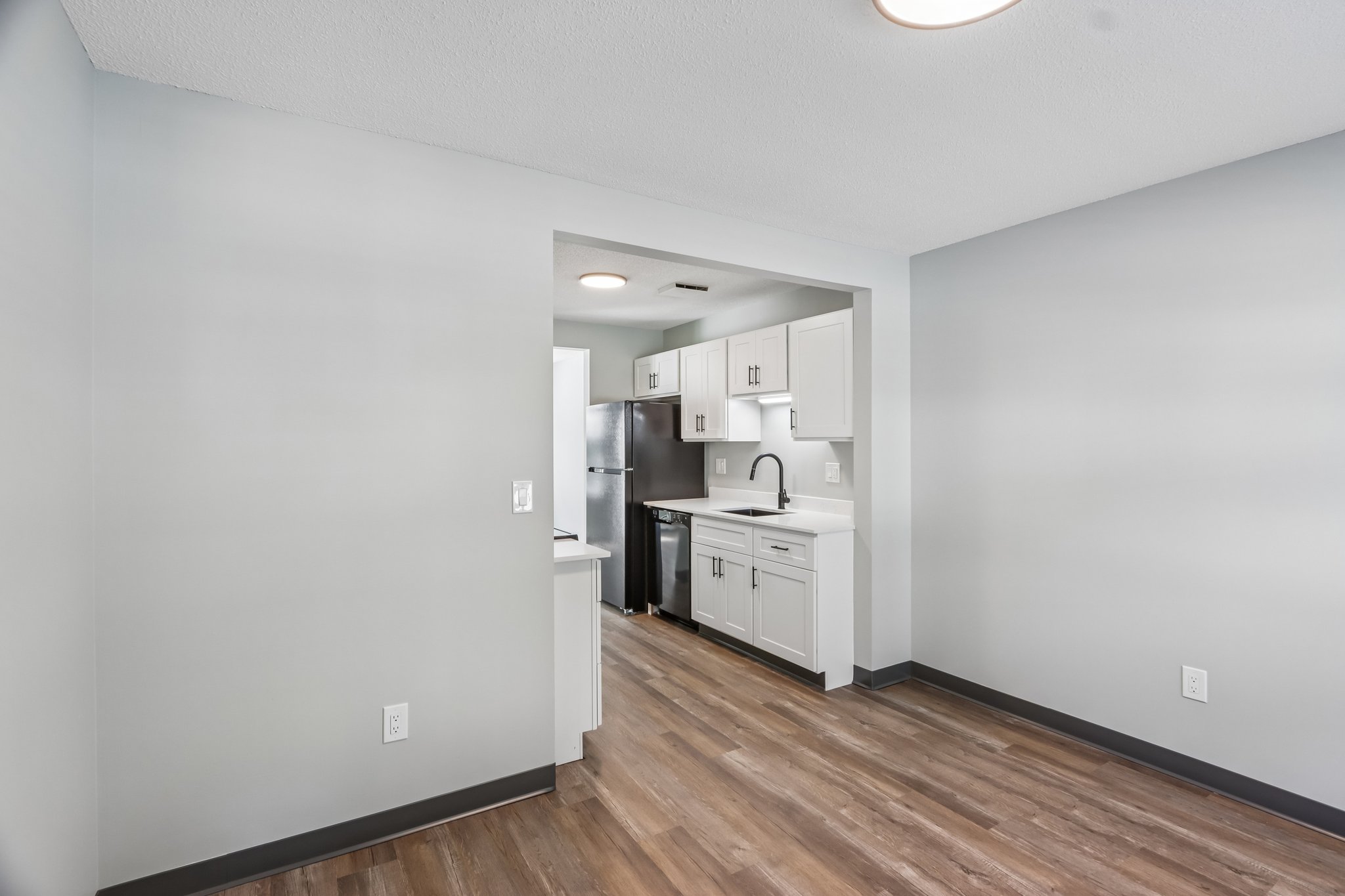 125 Eastgate Way 89-S3006-014.jpg