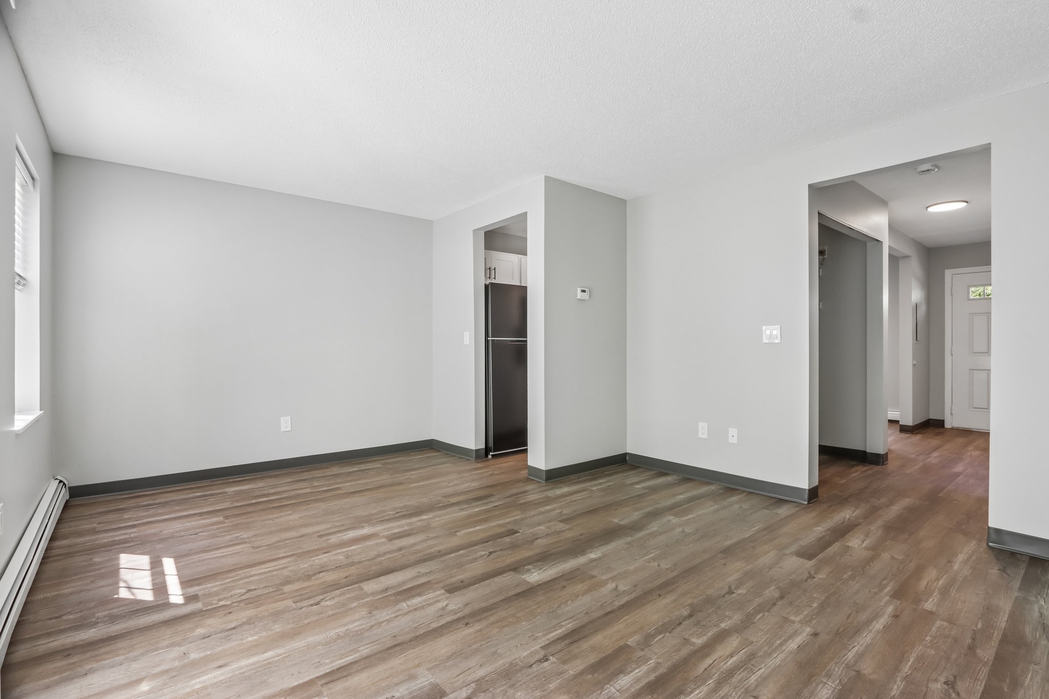 125 Eastgate Way 93-S3006-007.jpg