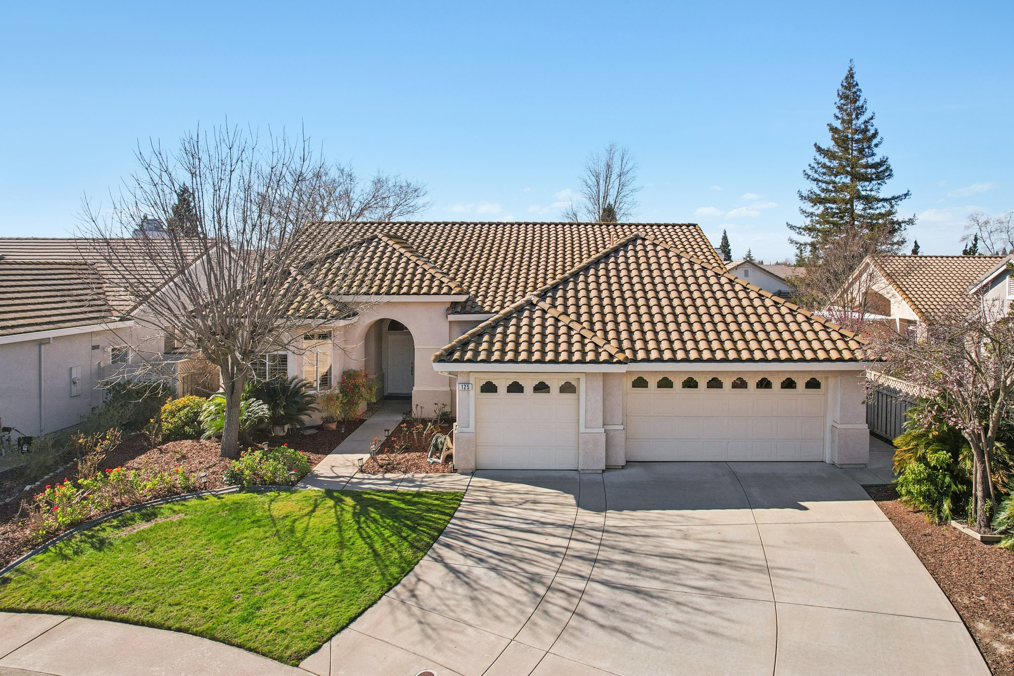 Fridays Station Ct-S1402-002.jpg