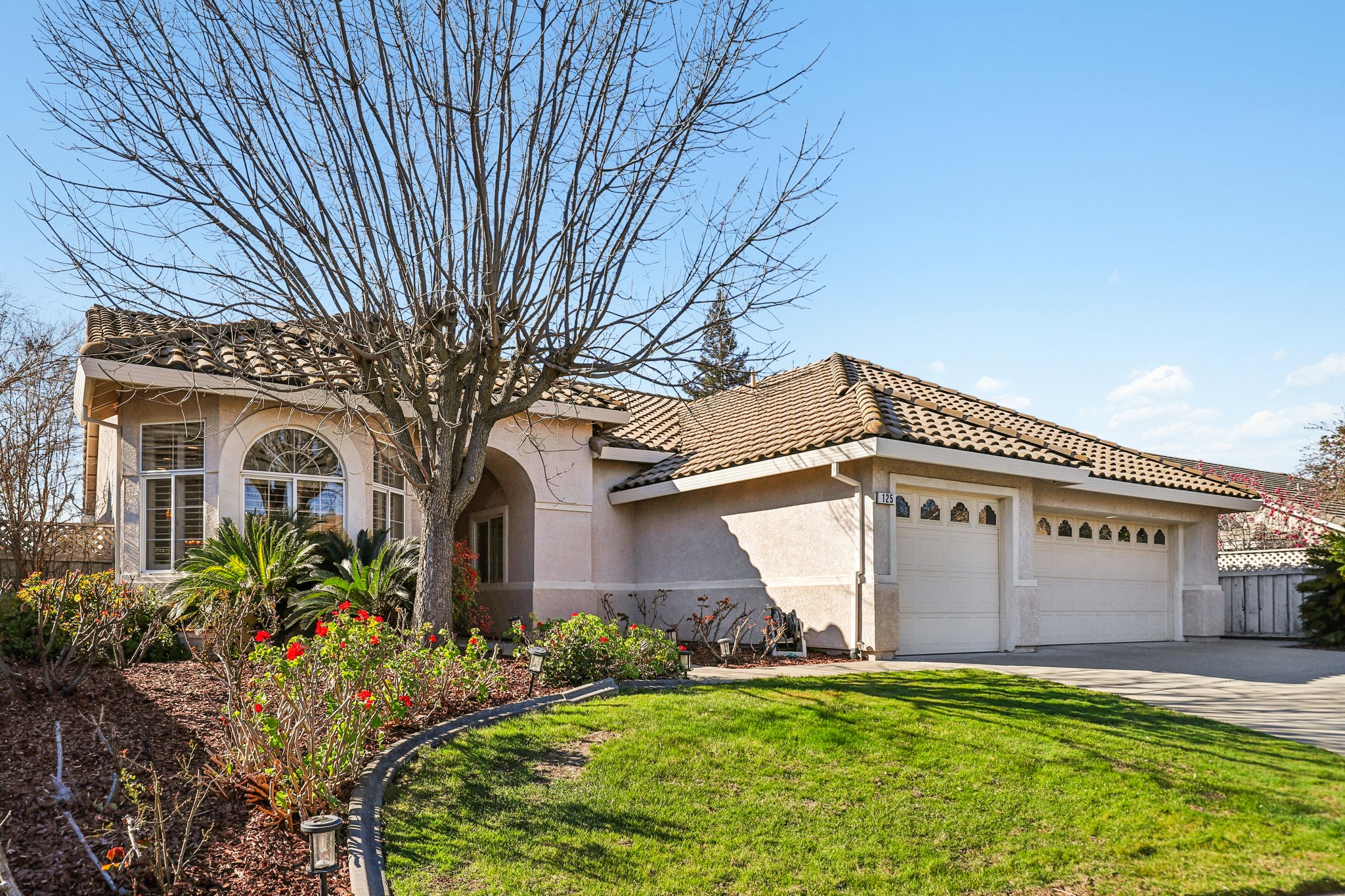 Fridays Station Ct-S1402-003.jpg