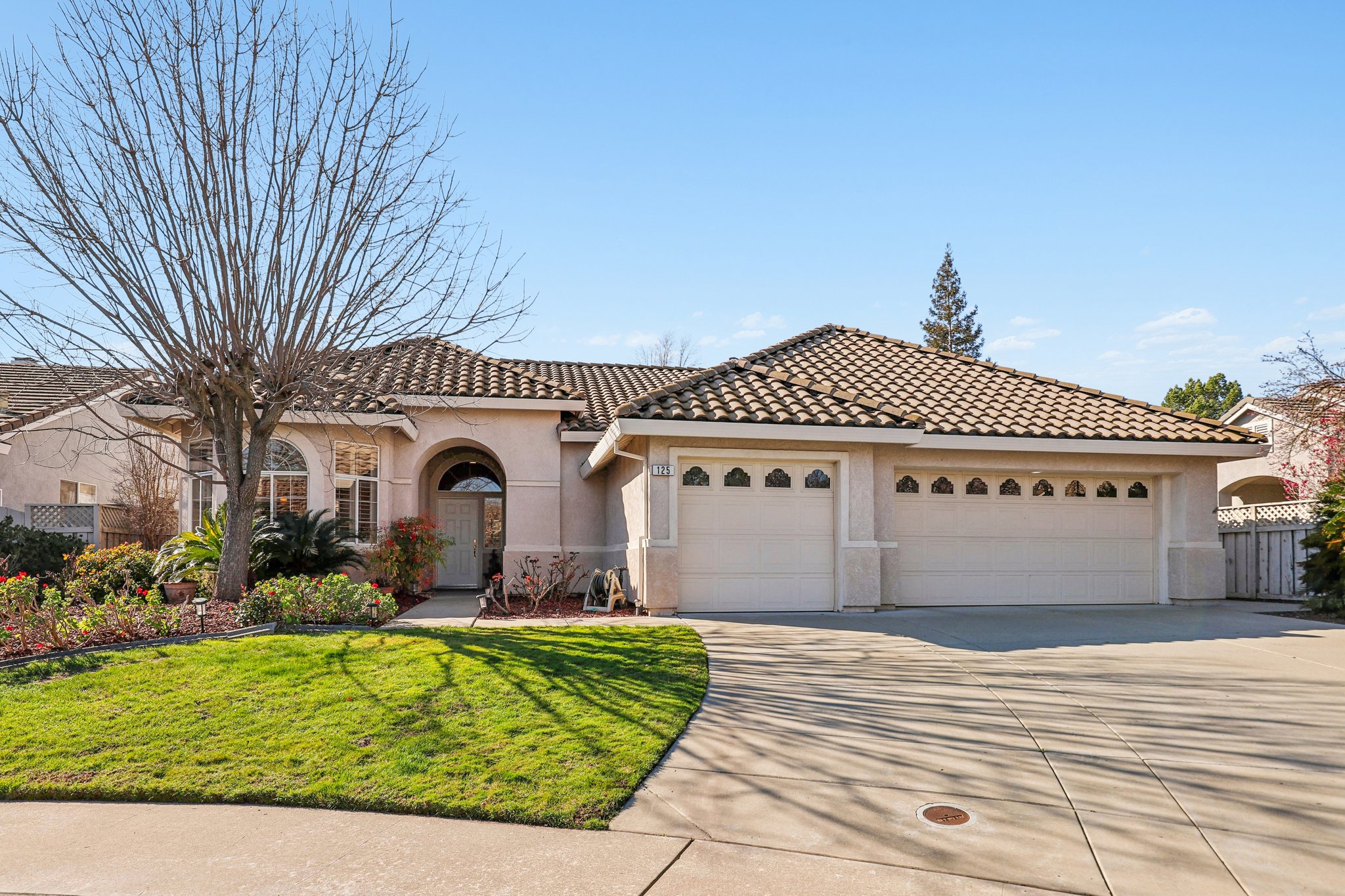 Fridays Station Ct-S1402-004.jpg