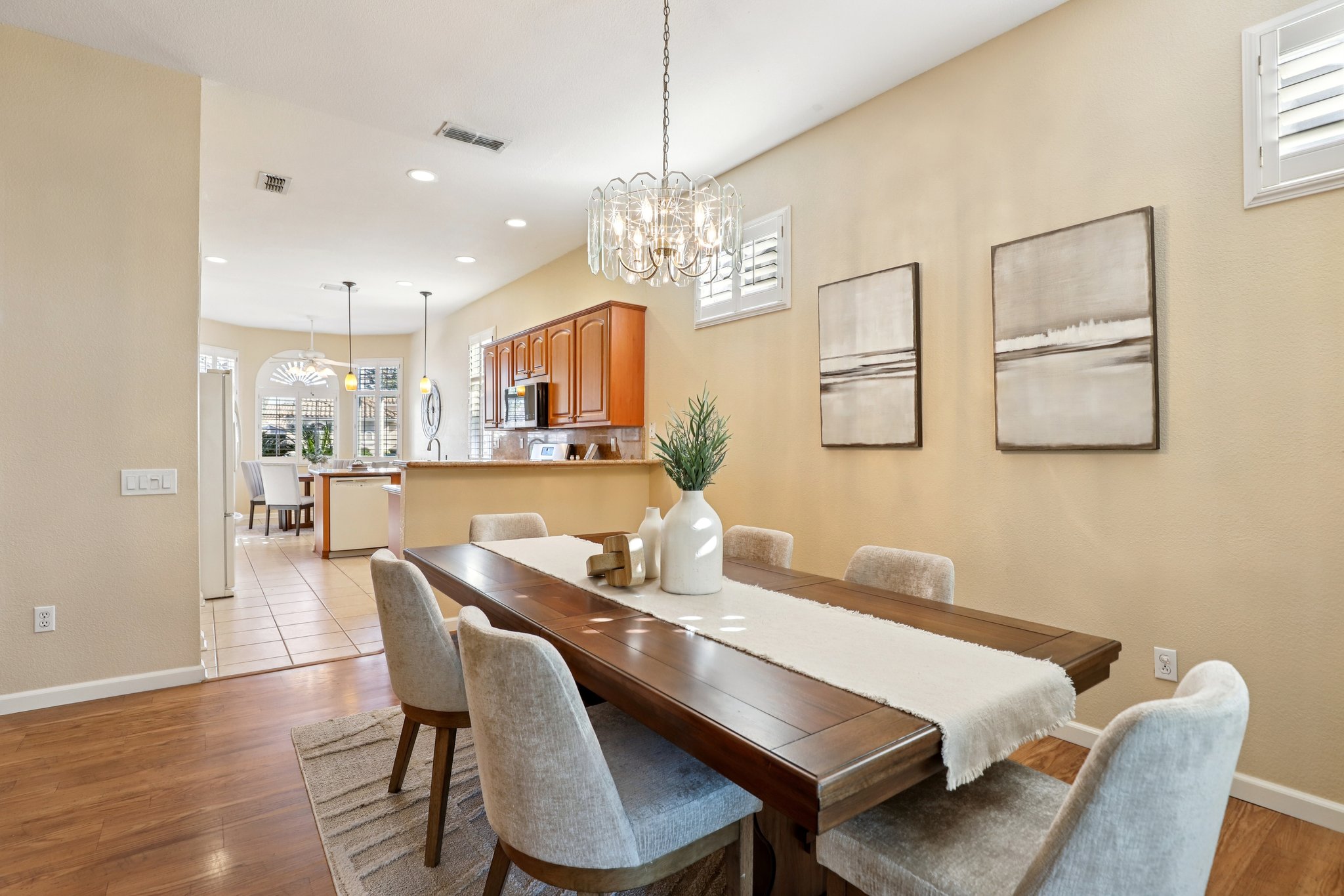 Fridays Station Ct-S1402-009.jpg