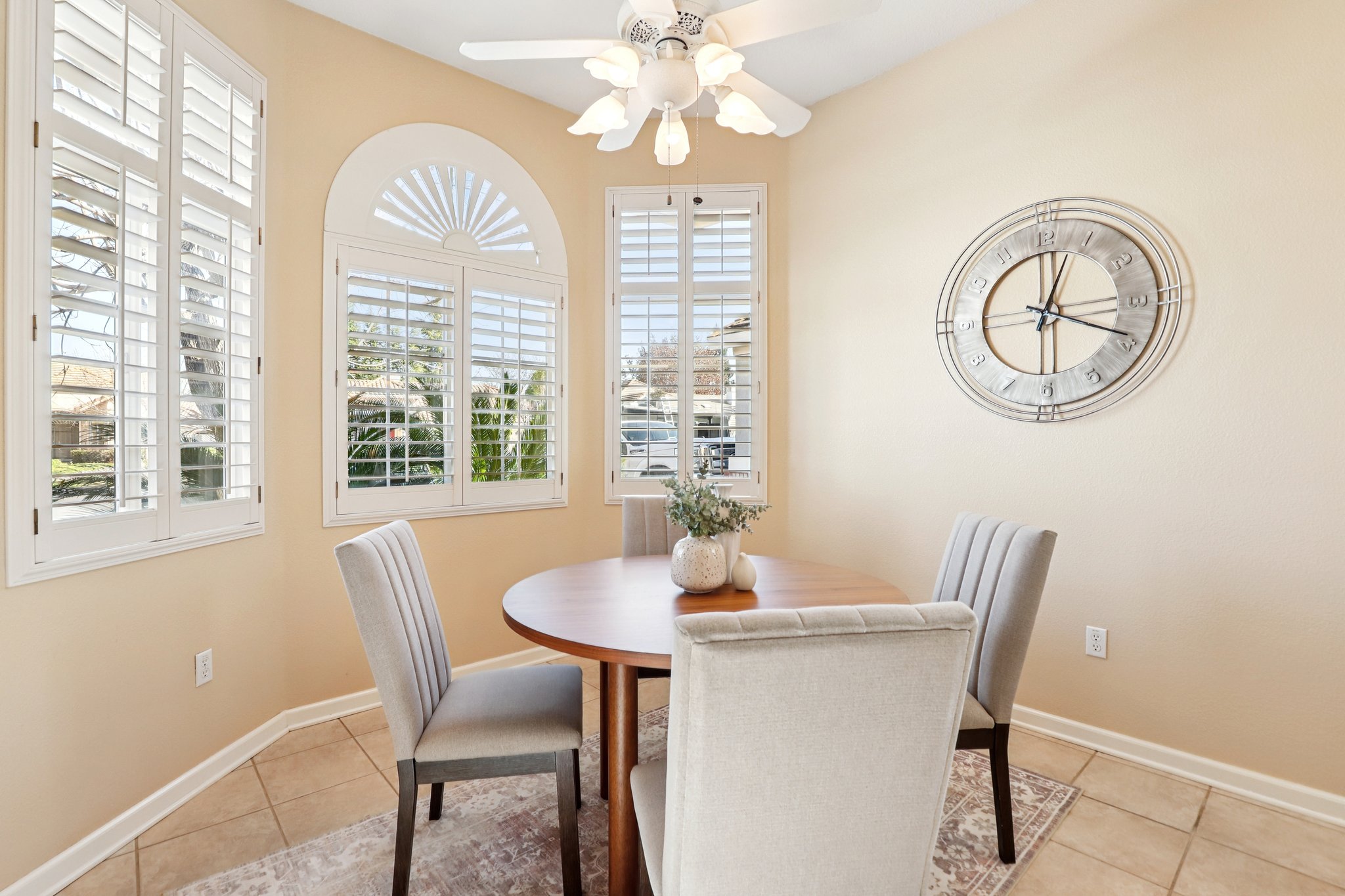 Fridays Station Ct-S1402-011.jpg