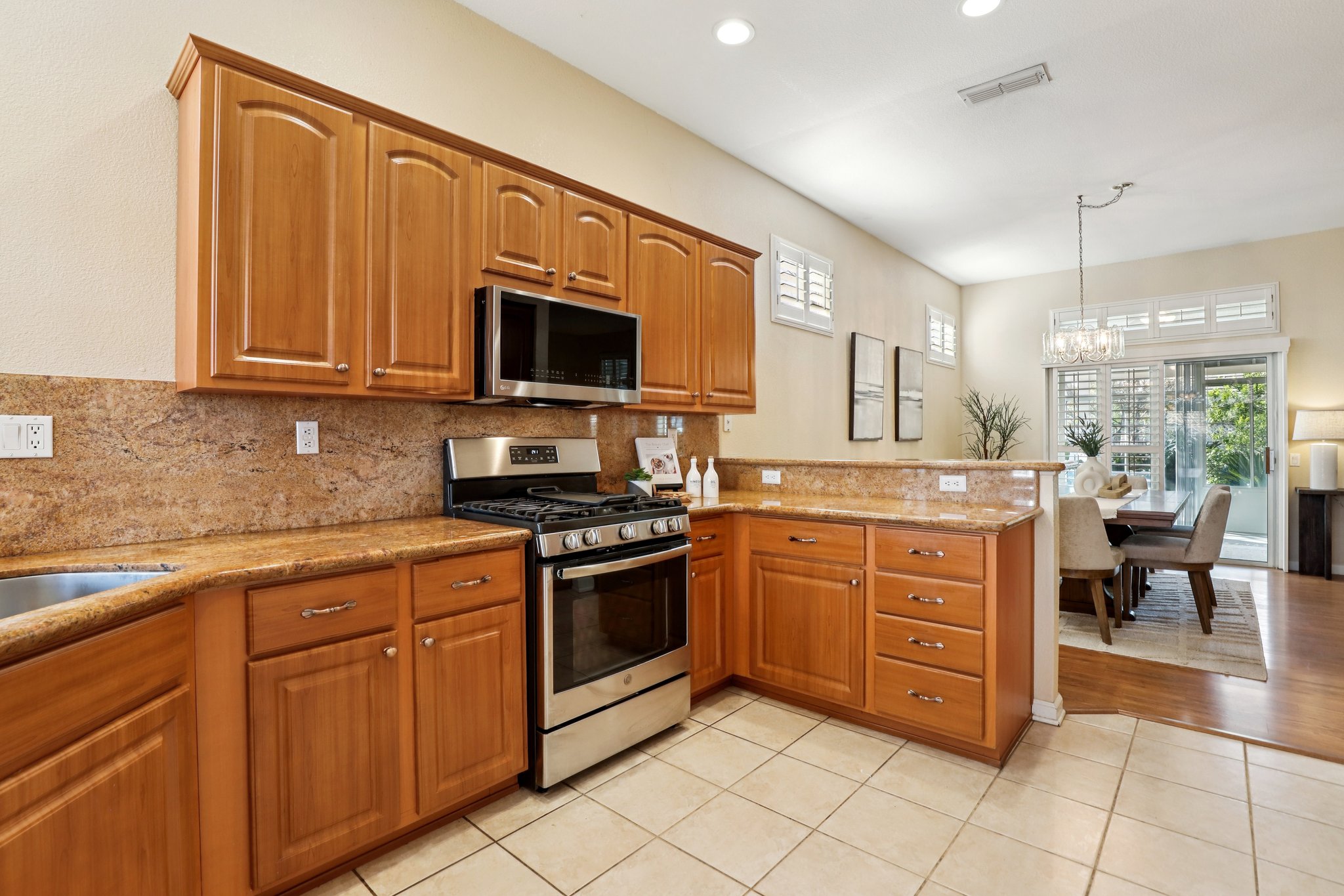 Fridays Station Ct-S1402-017.jpg