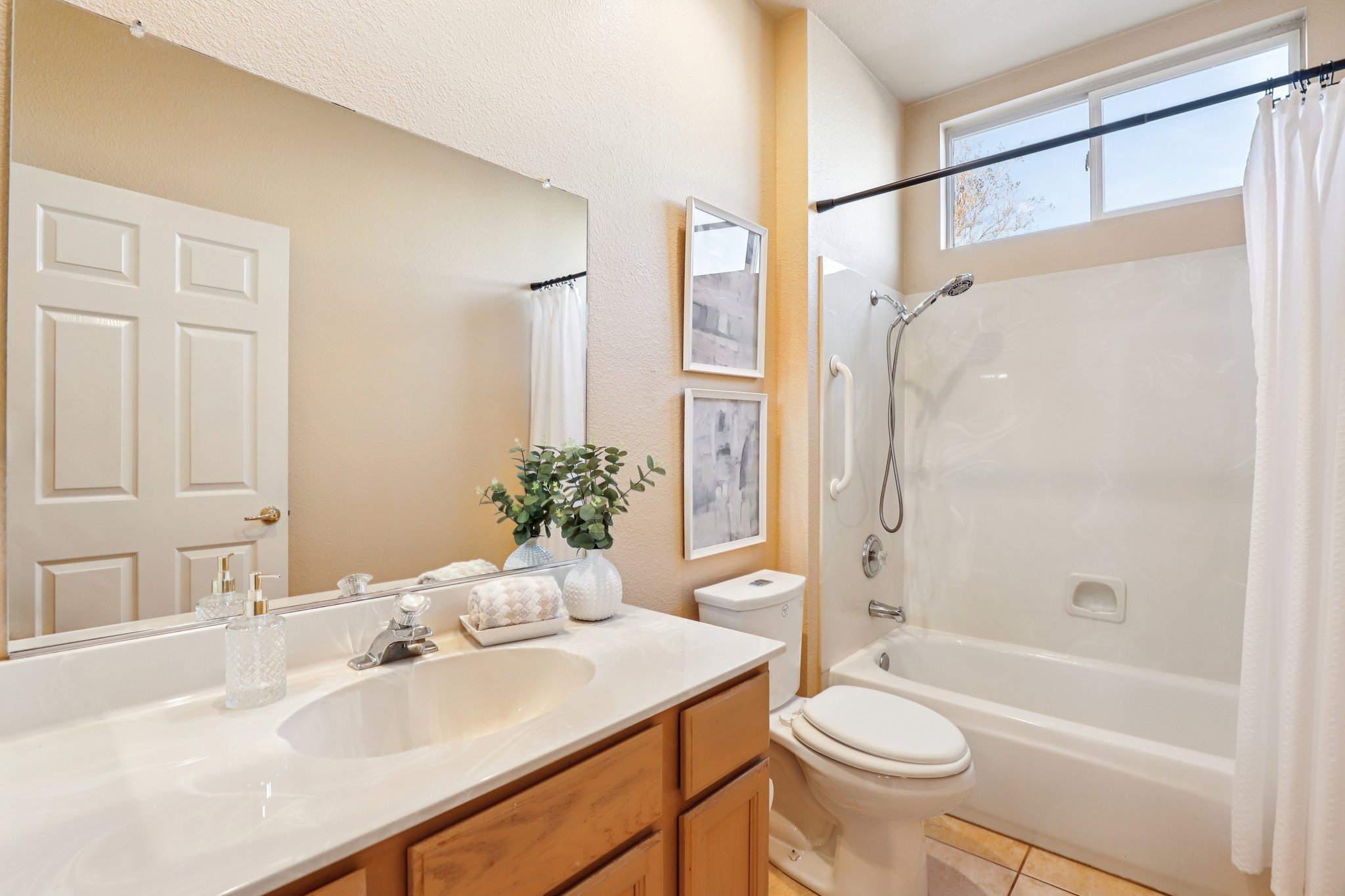 Fridays Station Ct-S1402-024.jpg