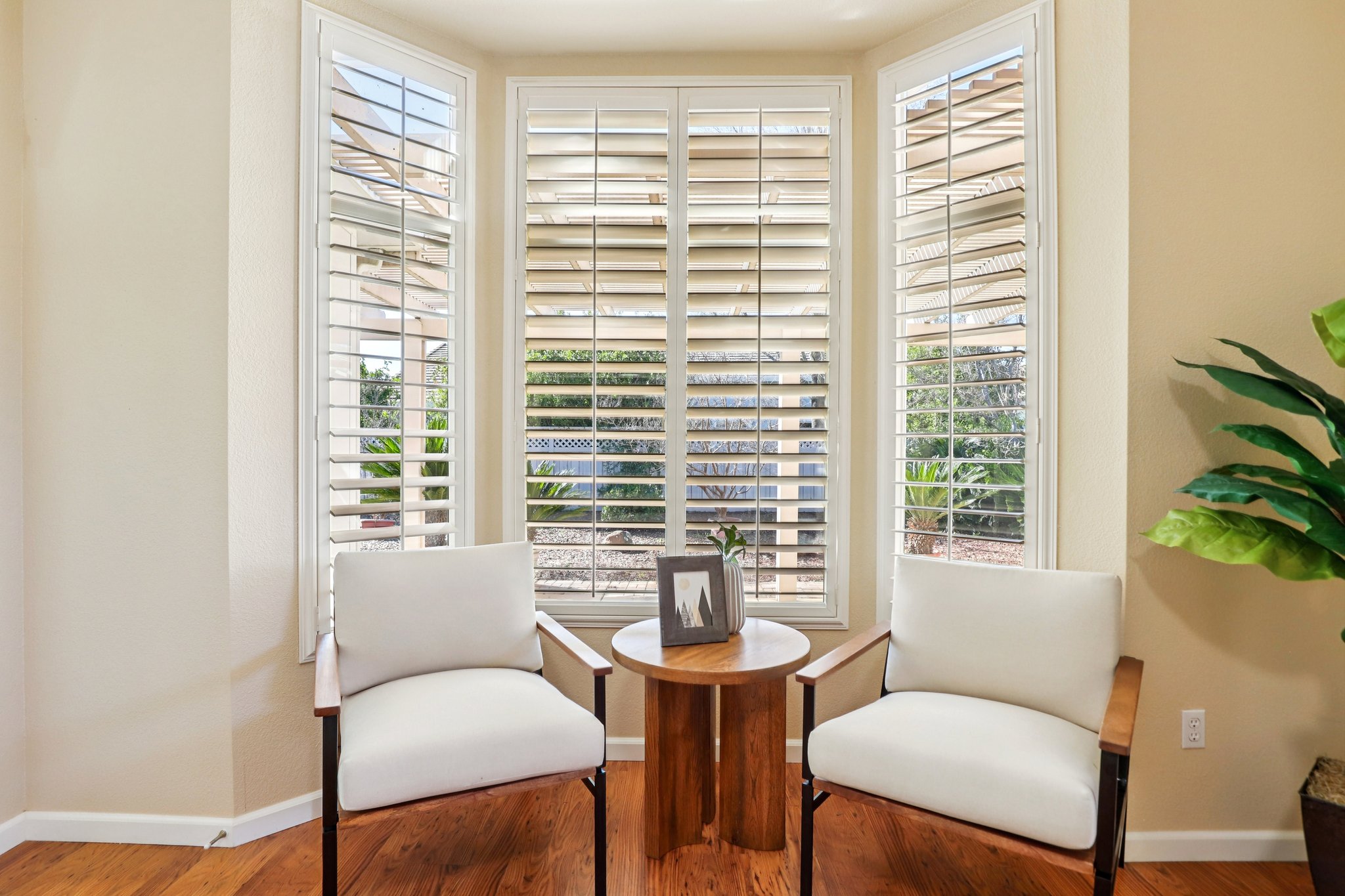 Fridays Station Ct-S1402-028.jpg