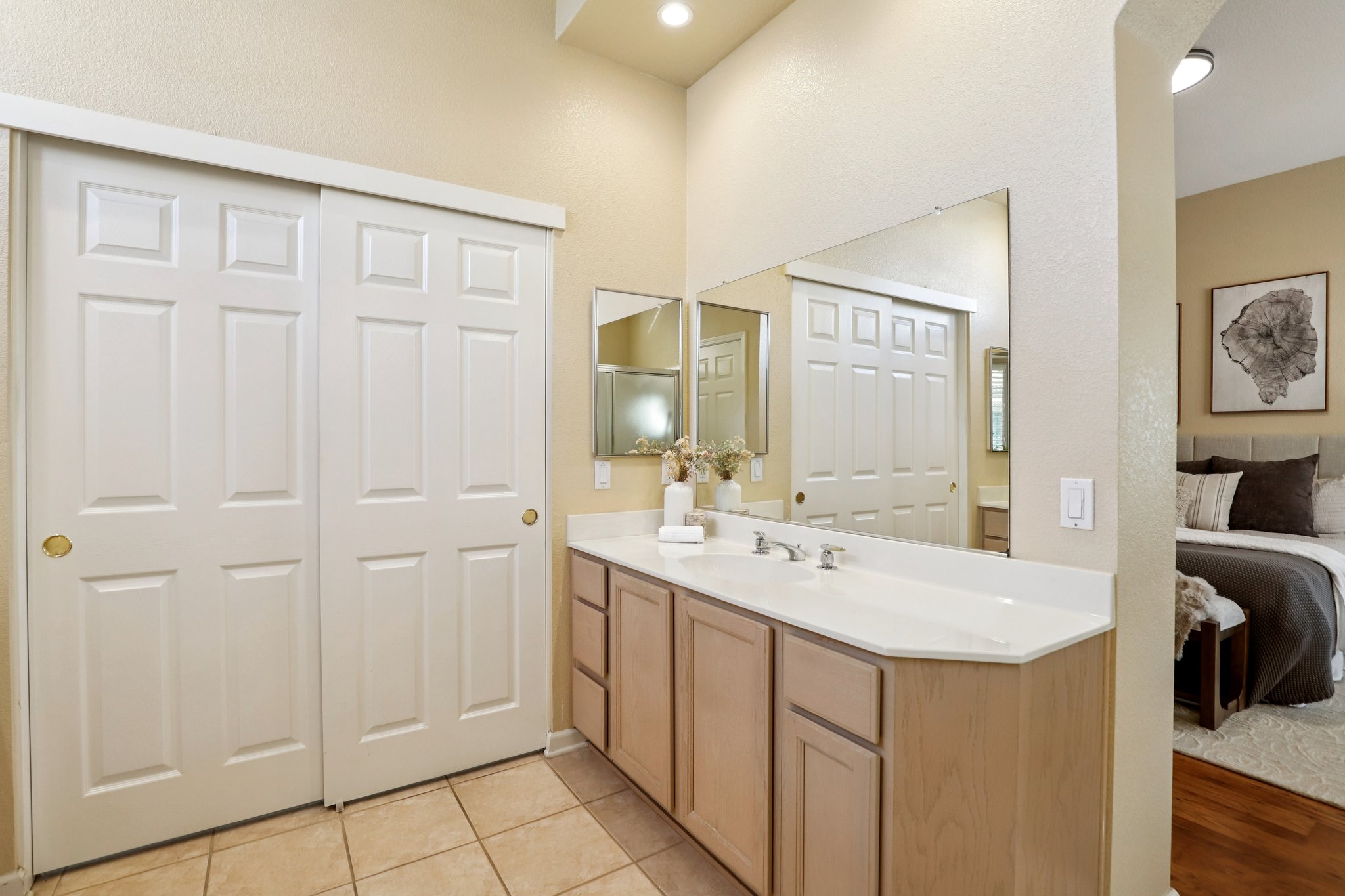 Fridays Station Ct-S1402-033.jpg