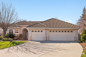 Fridays Station Ct-S1402-001.jpg