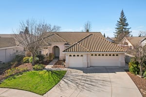 Fridays Station Ct-S1402-002.jpg