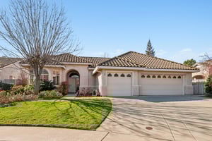 Fridays Station Ct-S1402-004.jpg