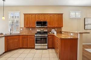 Fridays Station Ct-S1402-015.jpg