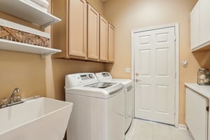 Fridays Station Ct-S1402-021.jpg