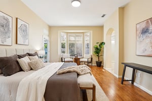 Fridays Station Ct-S1402-025.jpg