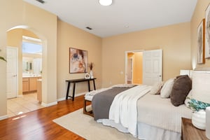 Fridays Station Ct-S1402-029.jpg