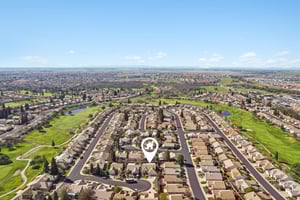 Fridays Station Ct-S1402-046.jpg