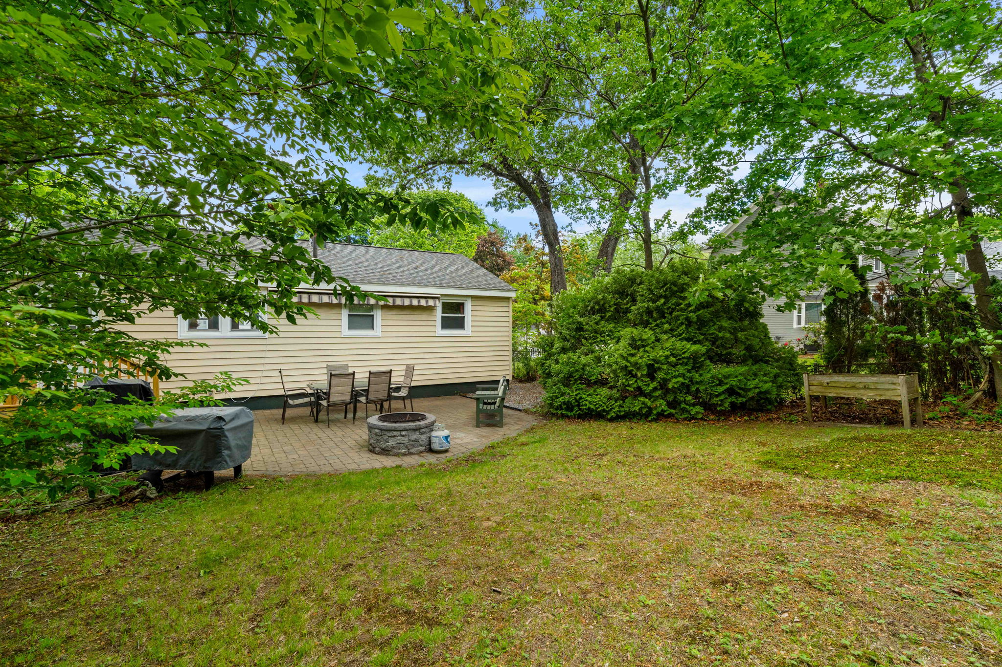 125 Hoyt Ave, Lowell, MA 01852, USA Photo 9