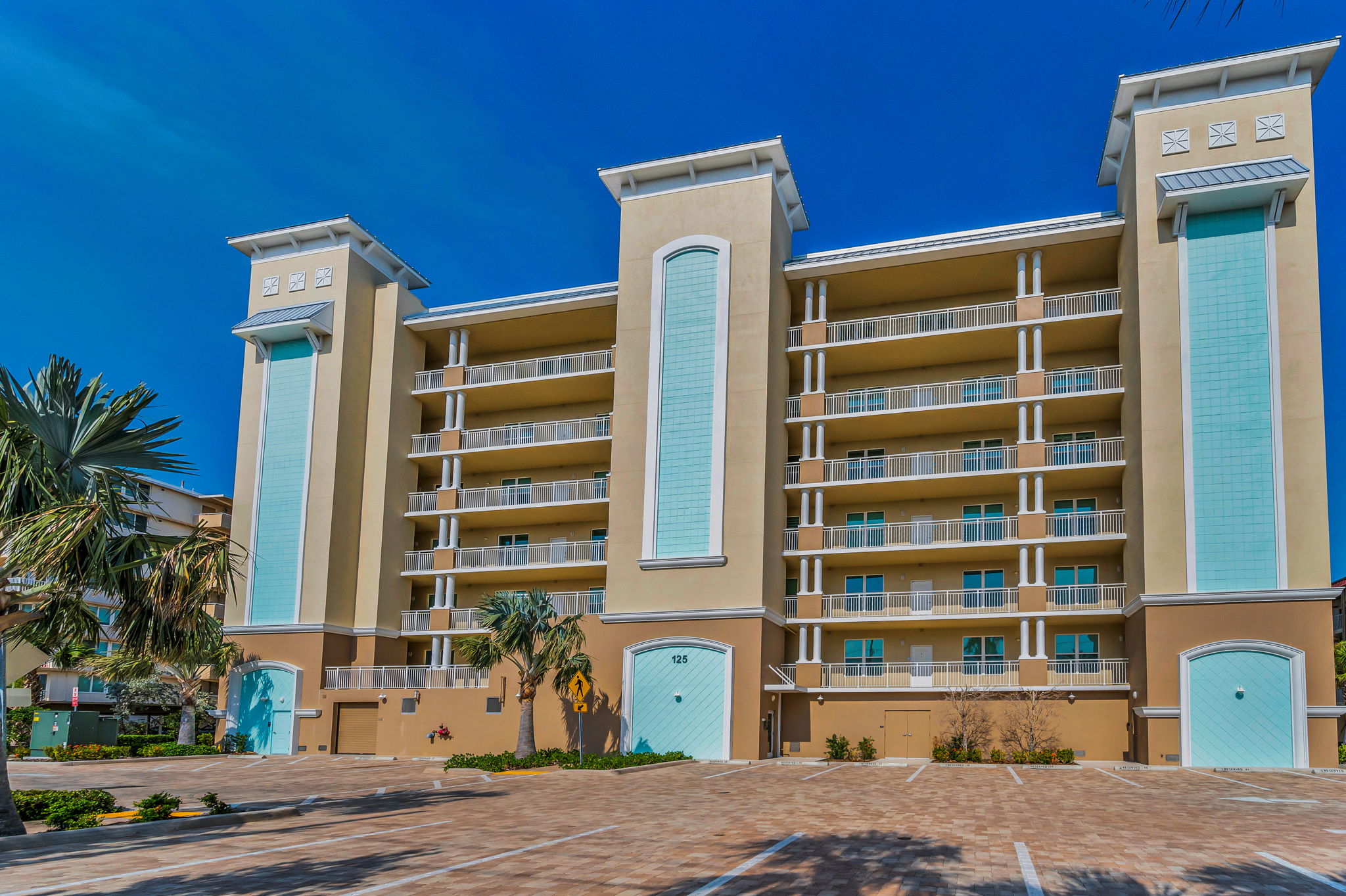 Front Exterior17