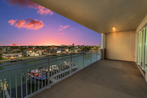 Balcony2